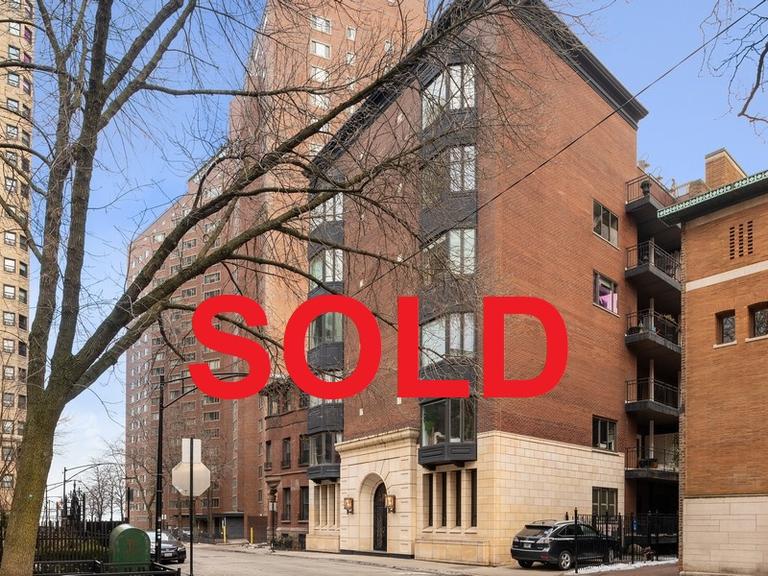 39 E. Schiller Street, 1-W, Chicago, IL