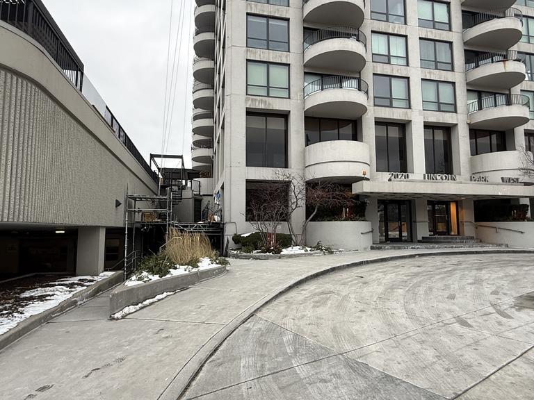 2020 Lincoln Park West, Chicago, IL